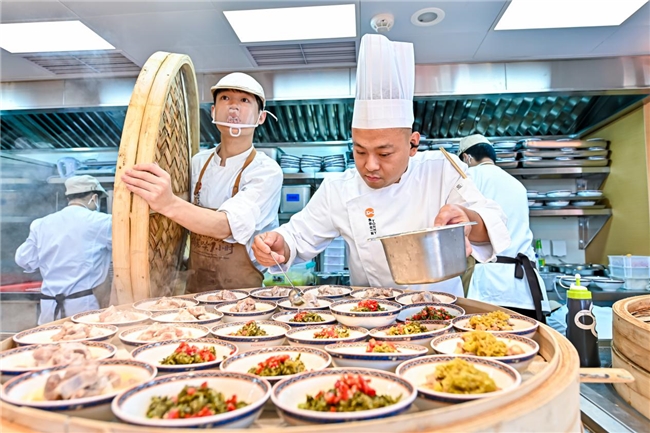 鱼你在一起7.0北京启幕：一条鱼之外，揭笼小碗菜自选模式