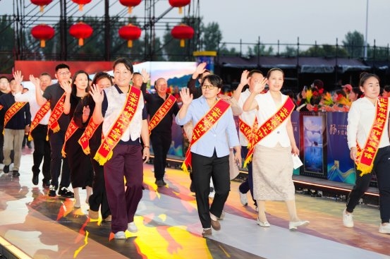 光影礼赞丰收 银幕赋能乡土  2026中国农民丰收节第九届乡村电影周乡村电影之夜  在怀柔成功举办